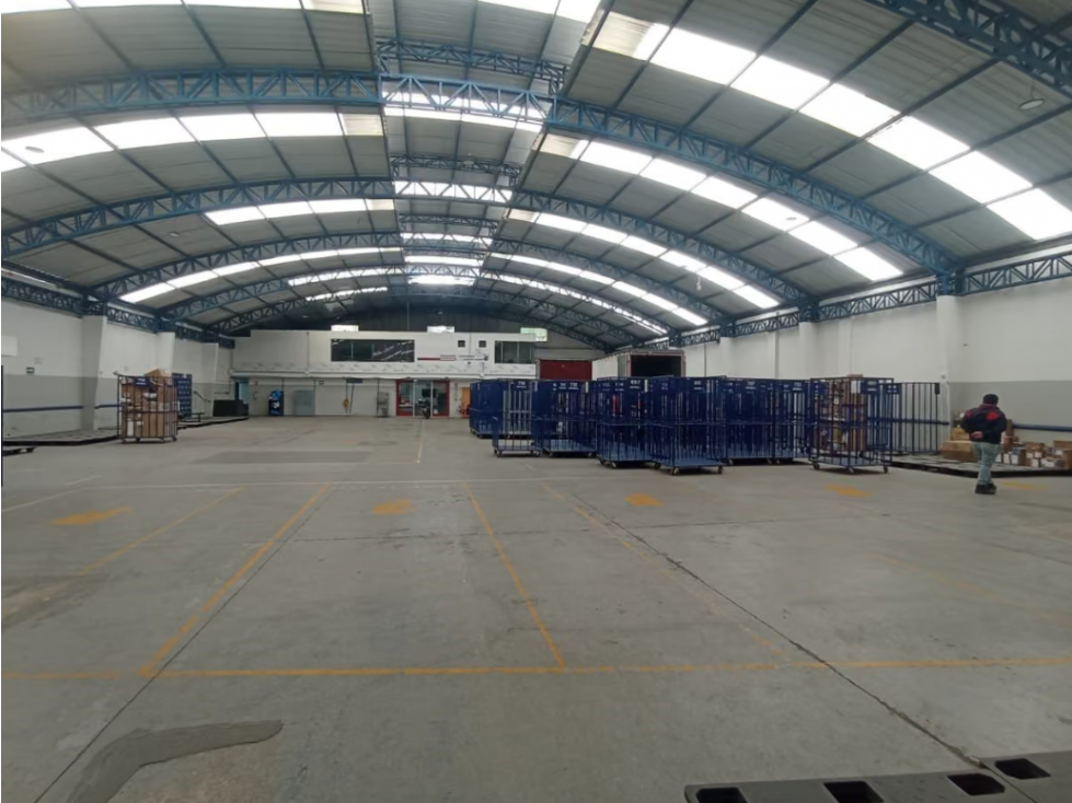 SE ARRIENDA BODEGA EN BARRIOS UNIDOS - 1