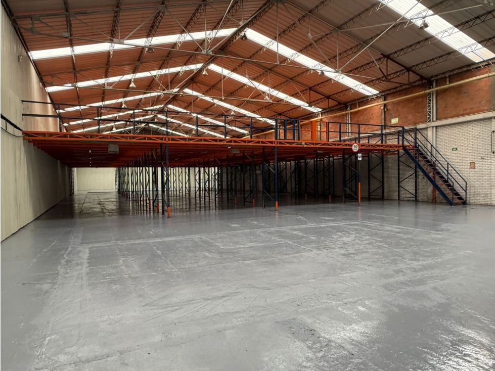 VENDO BODEGA EN ZONA INDUSTRIAL PUENTE ARANDA — foto 5