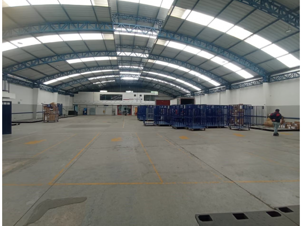 SE ARRIENDA BODEGA EN BARRIOS UNIDOS - 2