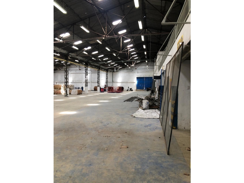 ARRIENDO BODEGA EN CAZUCA ZONA INDUSTRIAL - 5