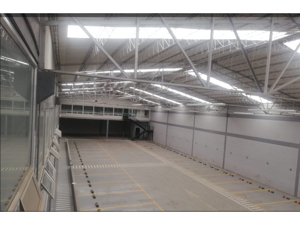 VENTA BODEGA ZONA INDUSTRIAL PUENTE ARANDA RENTANDO - 2