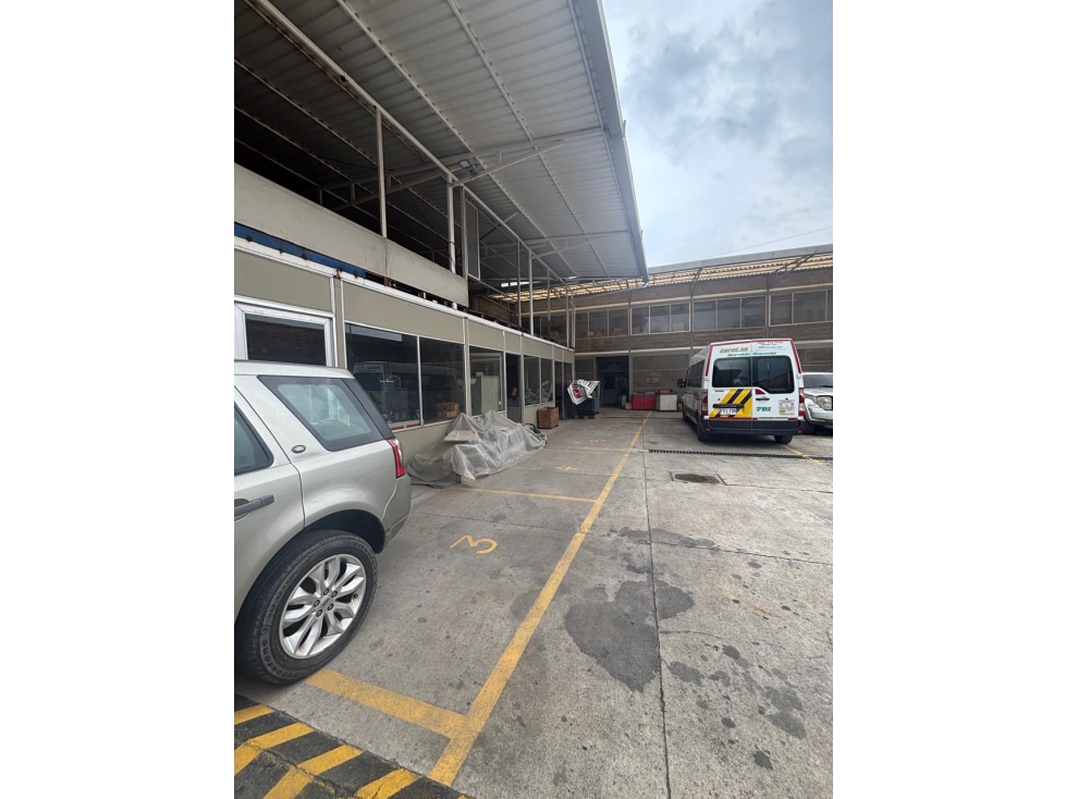 VENDO BODEGA EN PUENTE ARANDA ZONA INDUSTRIAL — foto 4