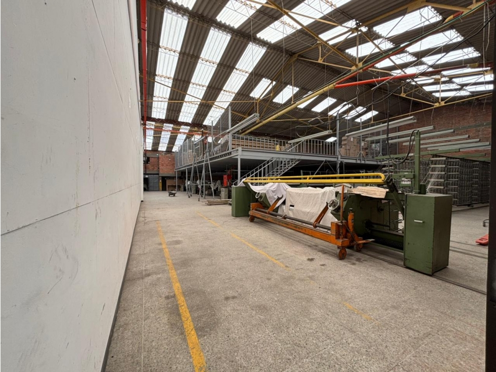 VENTA BODEGA INDUSTRIAL PUENTE ARANDA