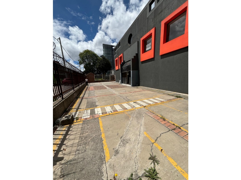 SE ARRIENDA O SE VENDE BODEGA ZONA INDUSTRIAL FONTIBON - 2