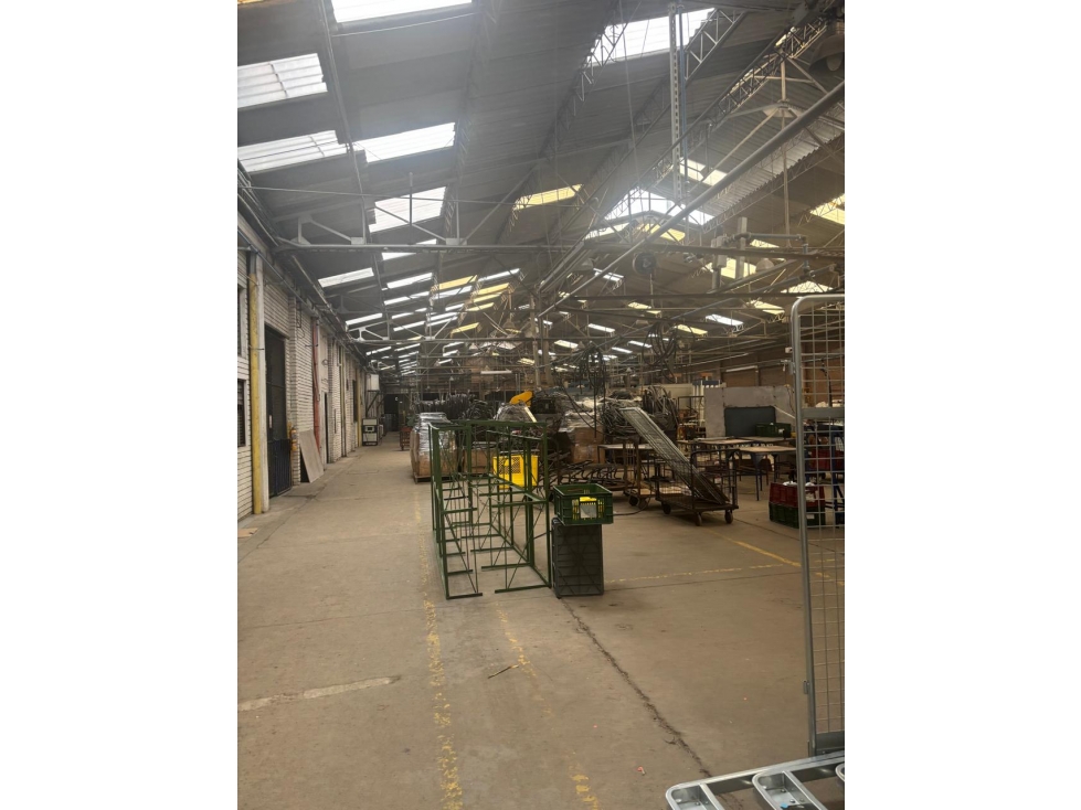 VENDO BODEGA EN ZONA INDUSTRIAL PUENTE ARANDA — foto 2