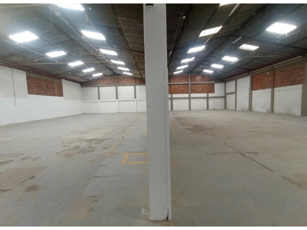 SE ARRIENDA BODEGA EN PUENTE ARANDA - 2