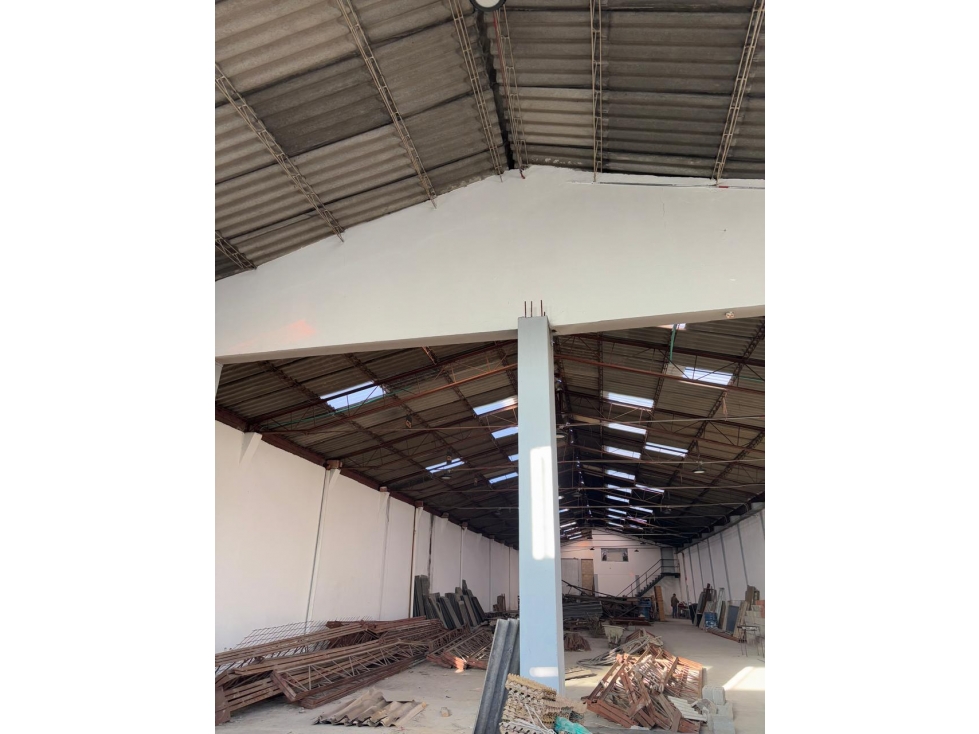ARRIENDO BODEGA EN ENGATIVA — foto 3