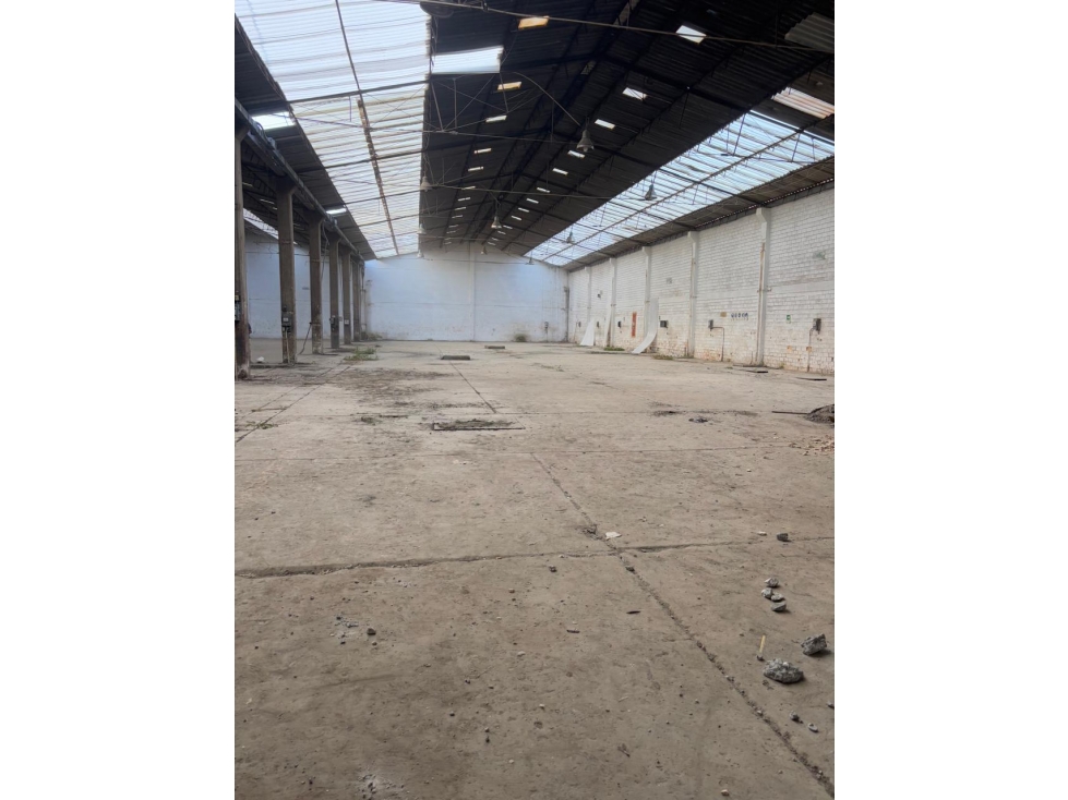 ARRIENDO BODEGA ZONA INDUSTRIAL CAZUCA — foto 3