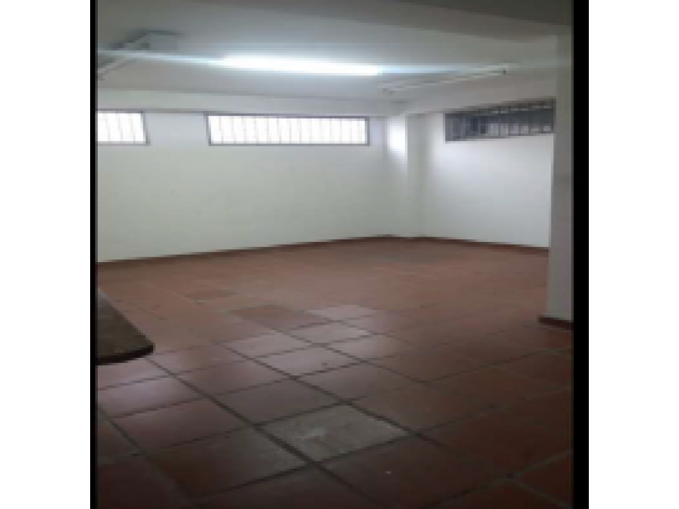 ARRIENDO BODEGA BARRIO RIONEGRO — foto 2