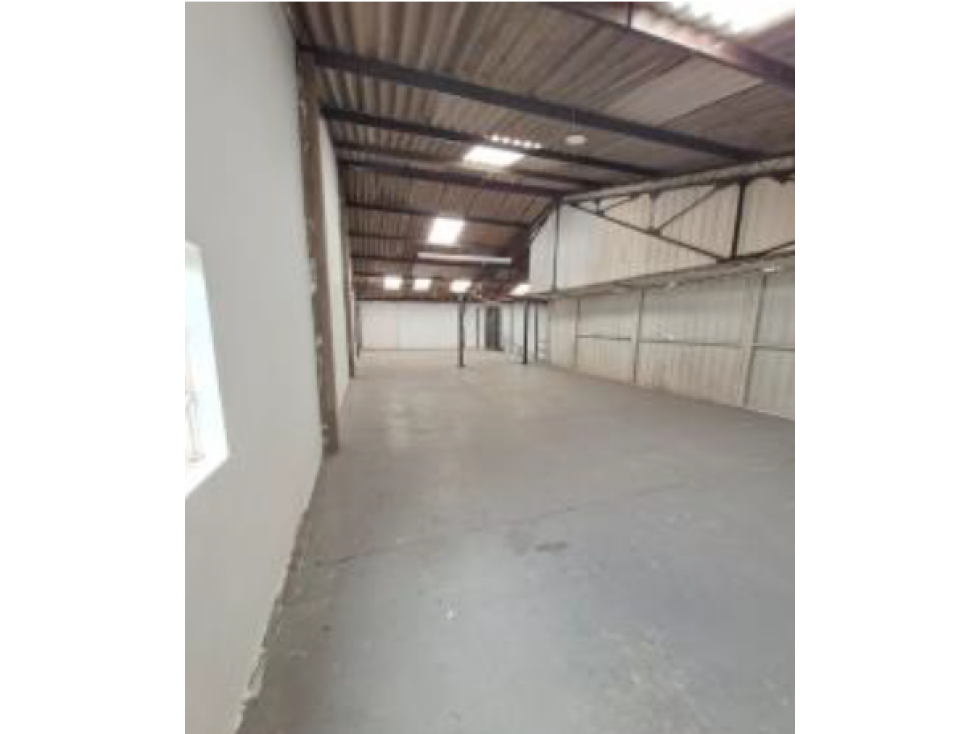 ARRIENDO BODEGA EN ENGATIVA — foto 3