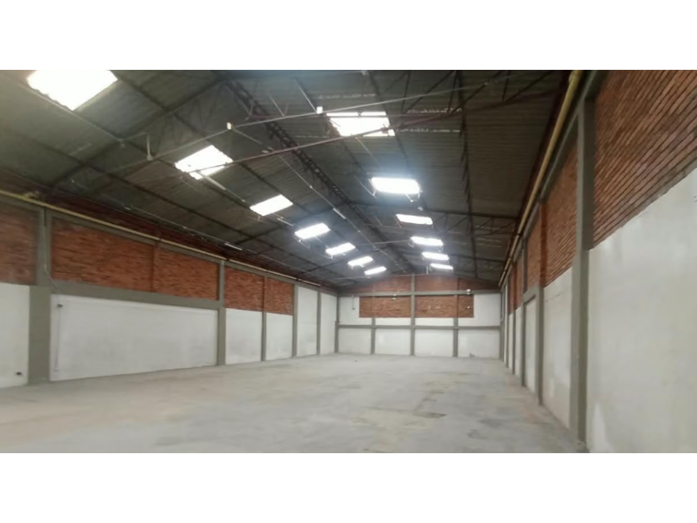SE ARRIENDA BODEGA EN PUENTE ARANDA - 3