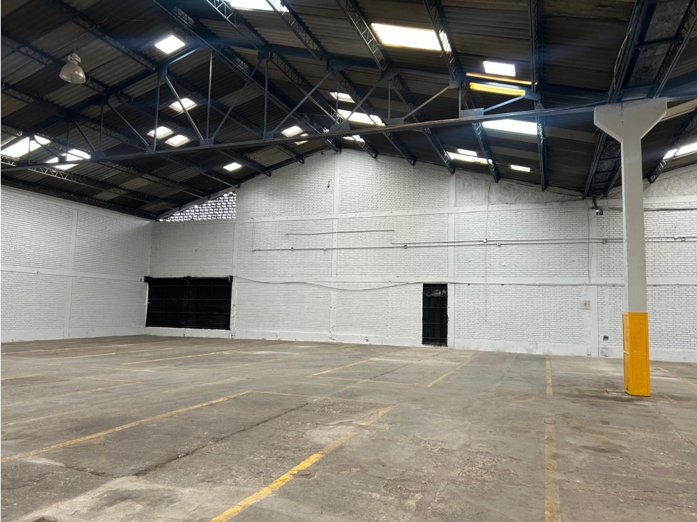 VENTA O ARRIENDO BODEGA ZONA PENSILVANIA