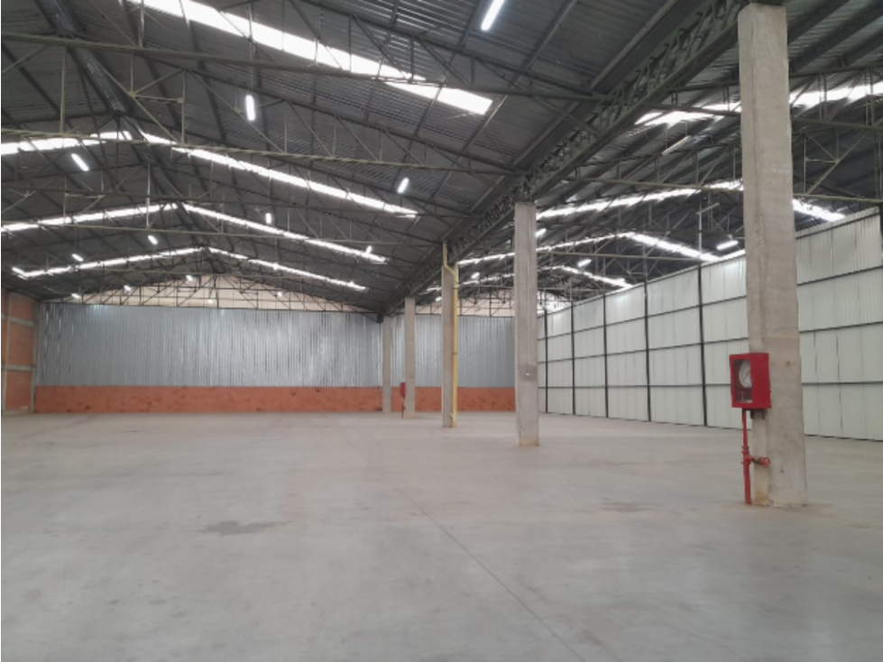 ARRIENDO BODEGA EN PARQUE EMPRESARIAL MADRID - 2