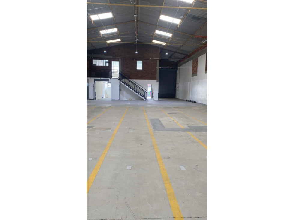 SE ARRIENDA BODEGA EN PUENTE ARANDA - 6