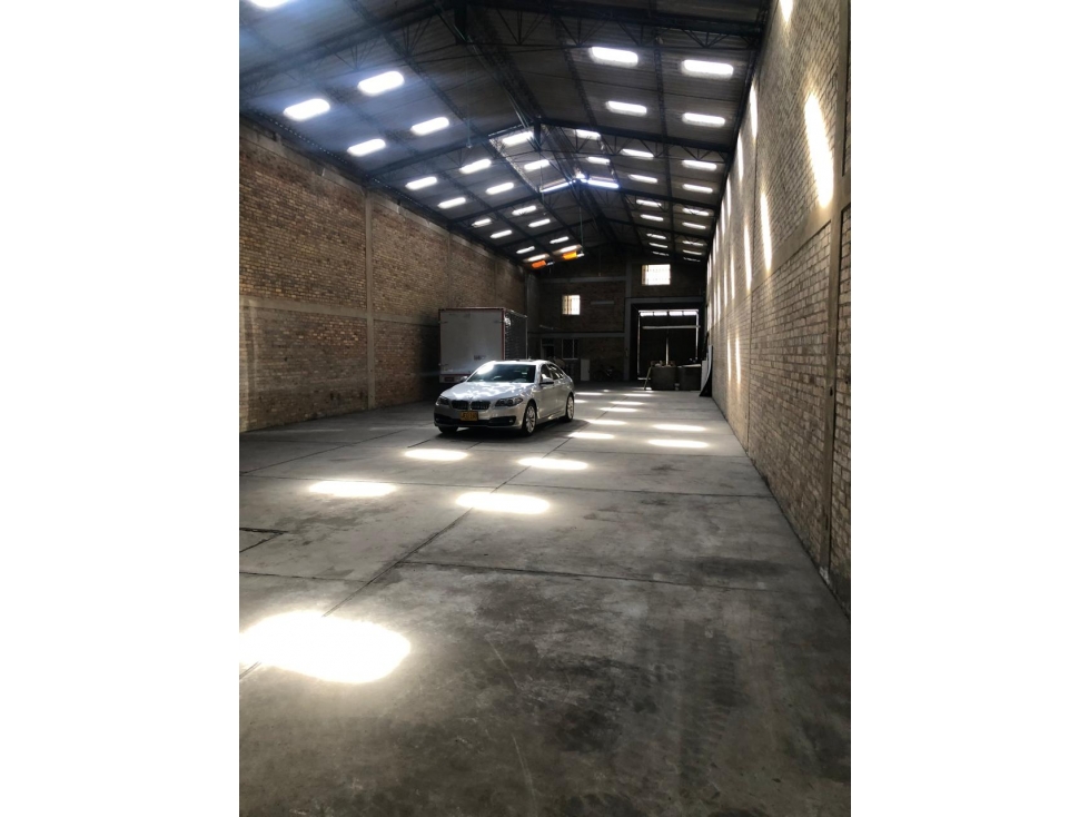 ARRIENDO BODEGA ZONA INDUSTRIAL SANTANDER - 2