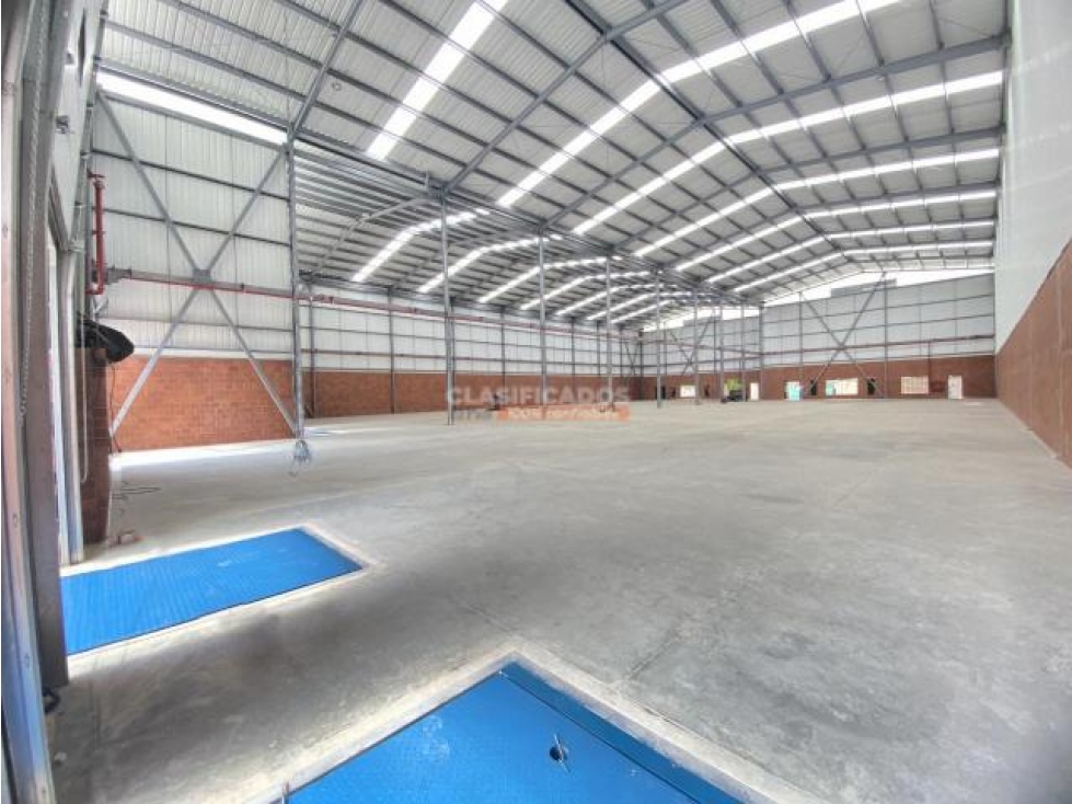 ARRIENDO BODEGA EN PARQUE EMPRESARIAL MADRID - 3