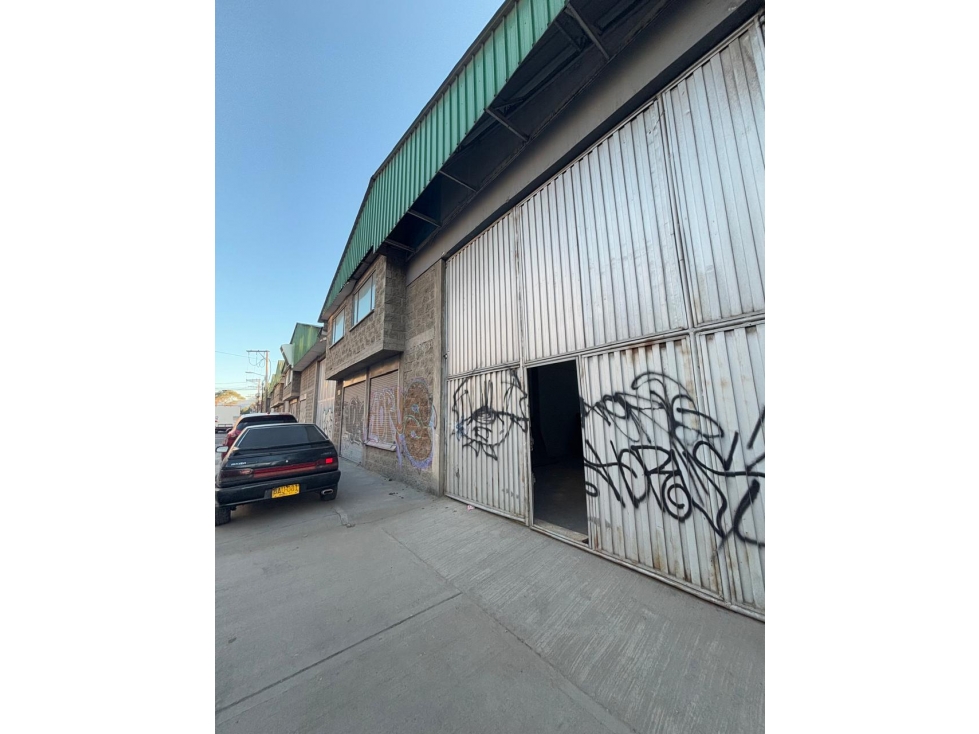 ARRIENDO BODEGA EN ENGATIVA — foto 5