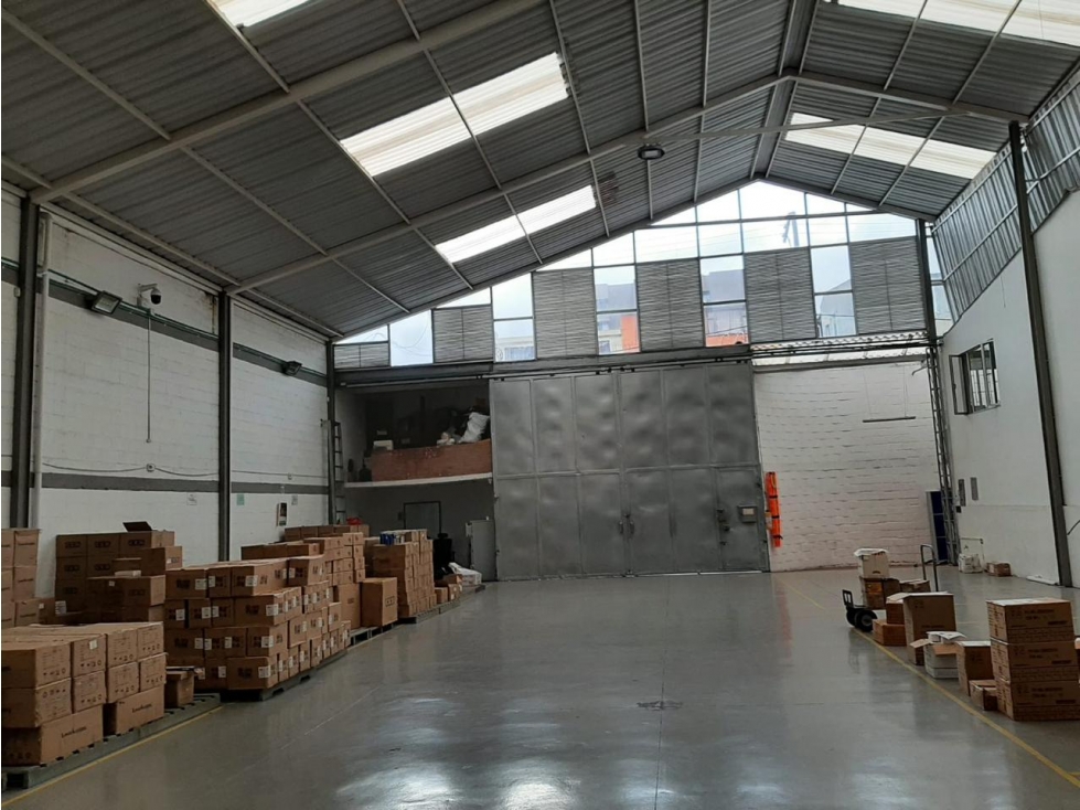 VENTA O ARRIENDO BODEGA EN COLINA BOGOTA