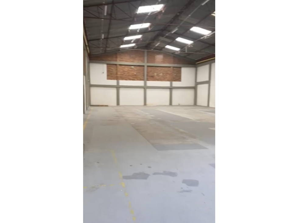SE ARRIENDA BODEGA EN PUENTE ARANDA - 5