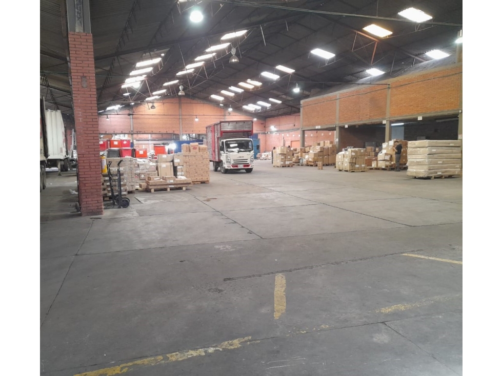 ARRIENDO BODEGA ZONA INDUSTRIAL MONTEVIDEO
