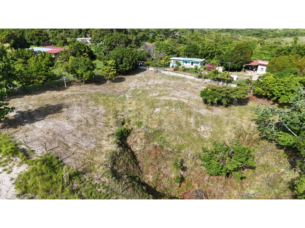 OPORTUNIDAD! Se Vende Amplio Terreno en Rio Hato - 1