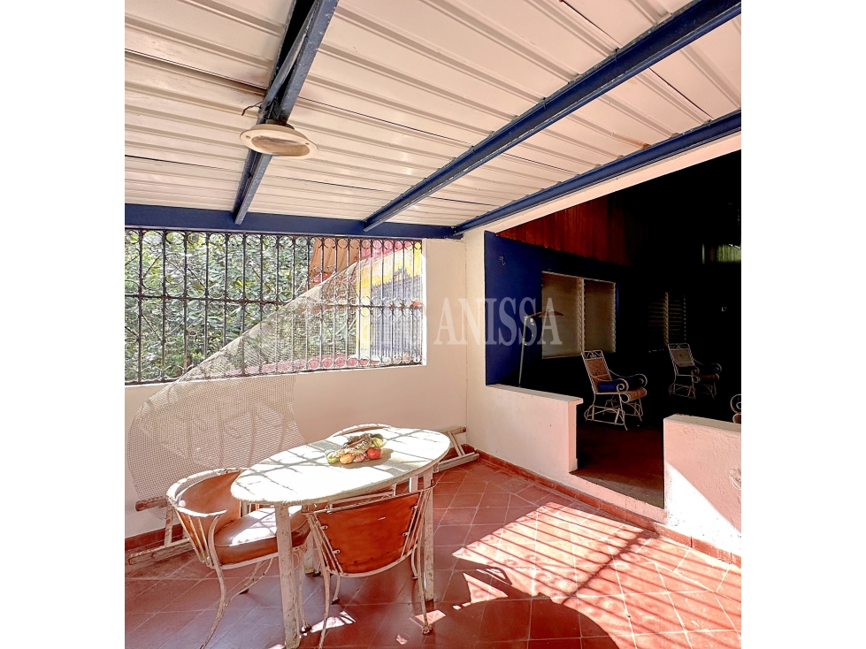 Oportunidad! Se Vende Casa con Amplio lote en Cerro Azul - 5