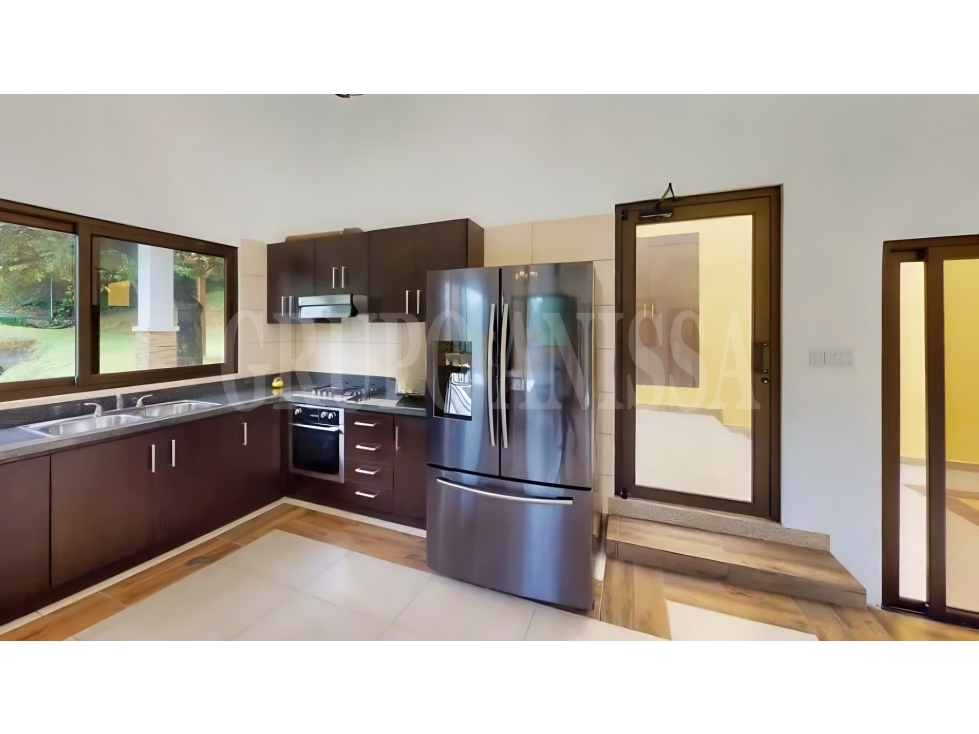 OPORTUNIDAD! Se vende Hermosa Casa en Altos del Maria — foto 6