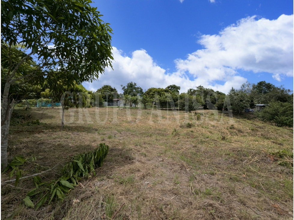 OPORTUNIDAD! Se Vende Amplio Terreno en Rio Hato - 1