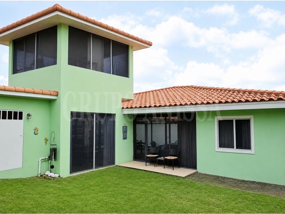 OPORTUNIDAD! Se Vende Casa en Coronado con Piscina