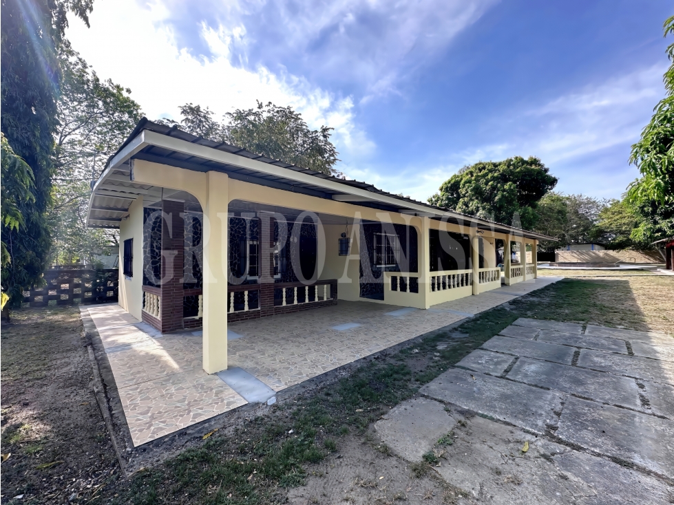 Oportunidad! Se Vende Casa Campestre con Piscina
