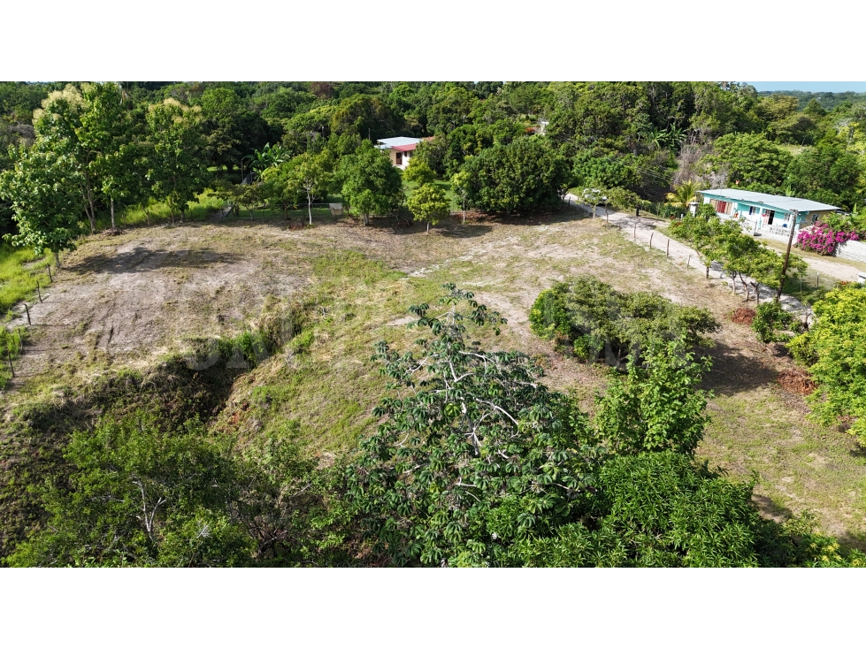 OPORTUNIDAD! Se Vende Amplio Terreno en Rio Hato - 3