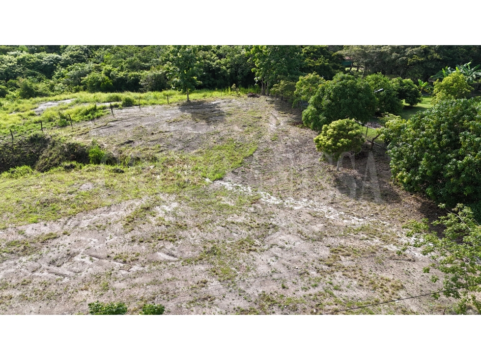 OPORTUNIDAD! Se Vende Amplio Terreno en Rio Hato - 5