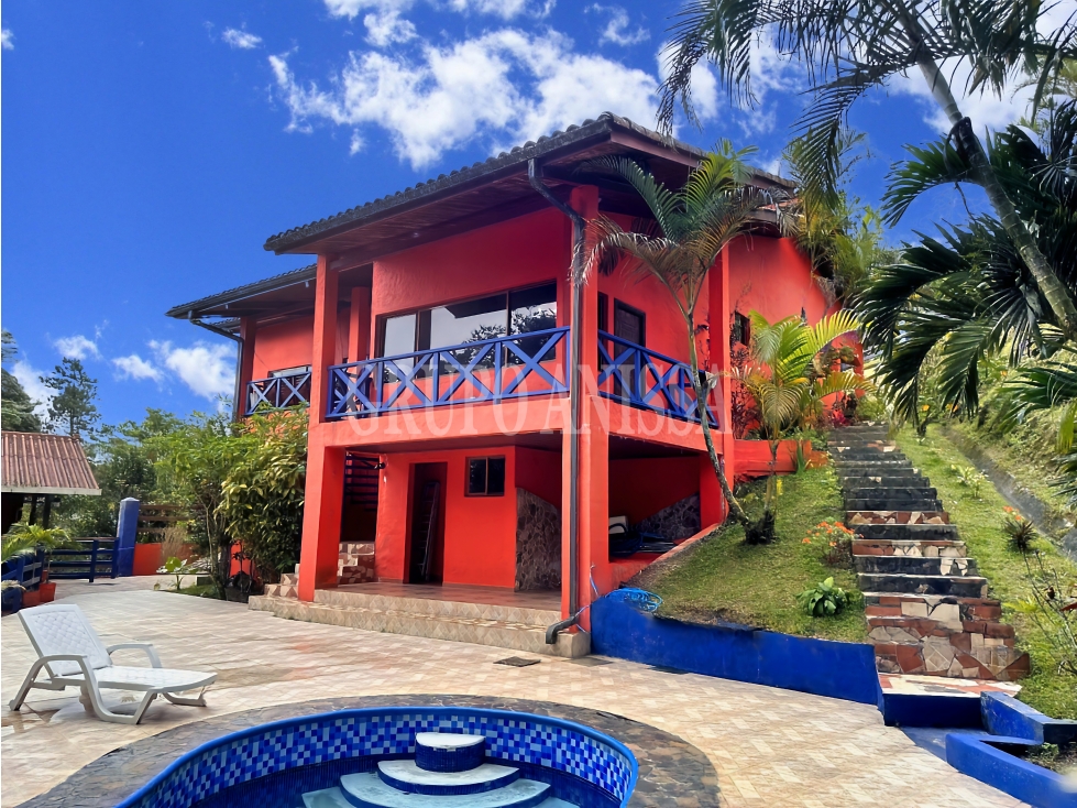 Oportunidad! Se Vende Hermosa Casa en Altos del Maria