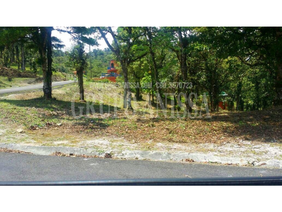 GANGA! Se Vende Terreno de Esquina en La Rioca Altos del Maria — foto 2