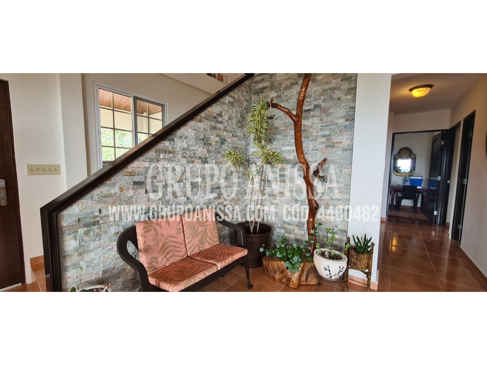 Se Vende Amplia y Hermosa Casa en Altos del Maria — foto 2