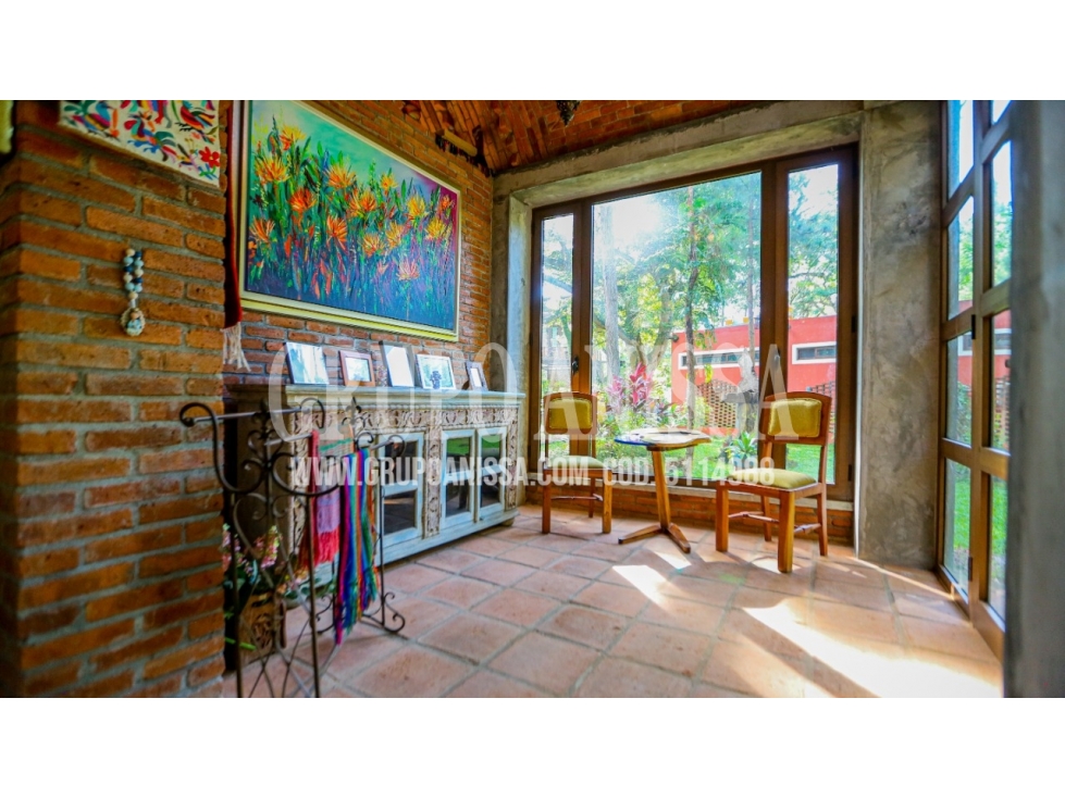 Se Vende Casa de Montaña con Arquitectura Única en Altos del Maria - 2