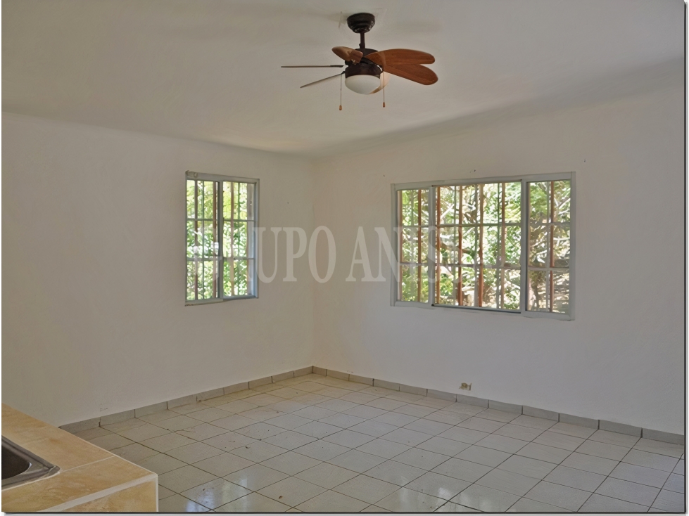 Oportunidad! Se Vende Amplia Propiedad en La Laguna de San Carlos - 2