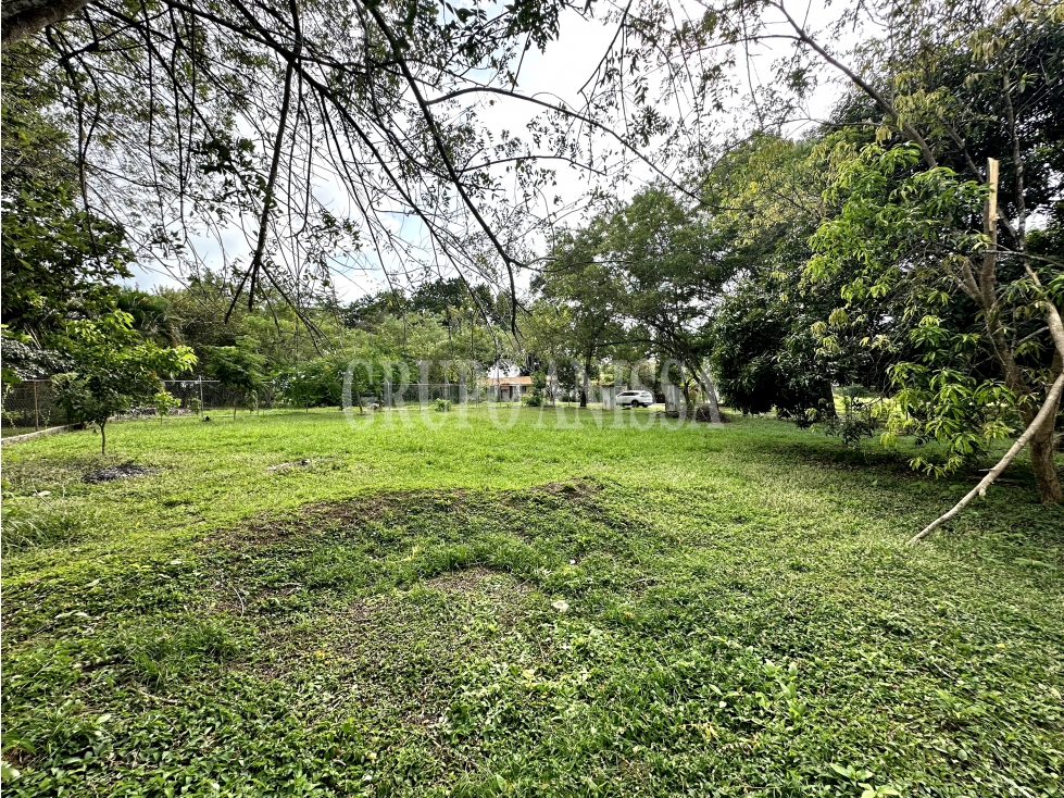 Oportunidad! Se Vende Hermoso Terreno de Esquina en Vía al Valle - 4