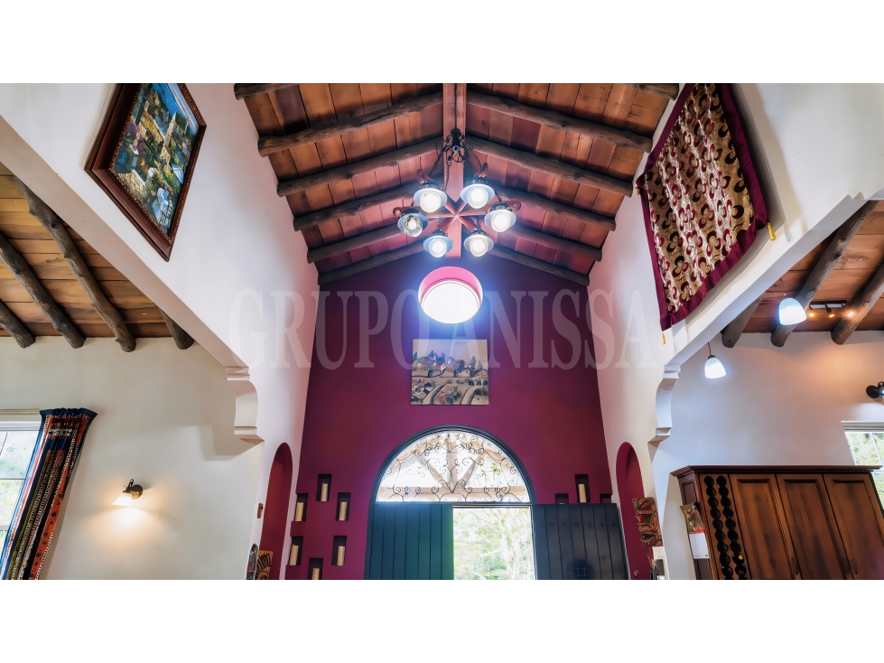 Se vende Amplia Casa en Altos del Maria con vistas panorámicas — foto 2