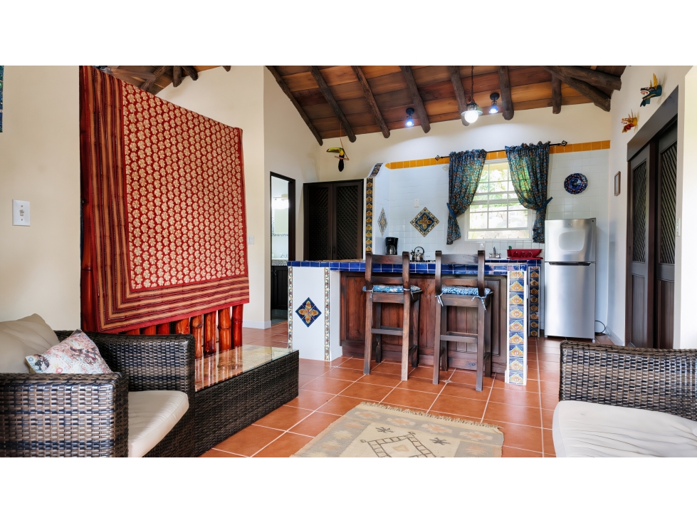 Se Vende Propiedad con 2 Cabañas y Amplio lote en Altos del Maria — foto 2