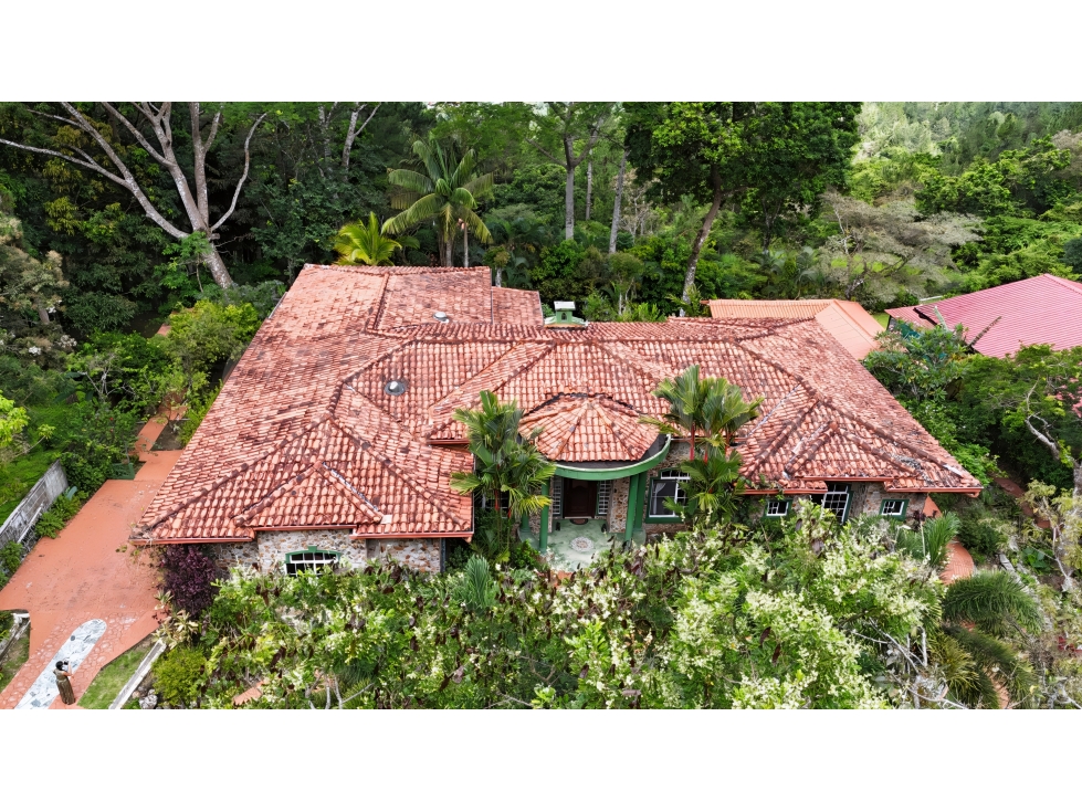 OPORTUNIDAD!!! Se vende amplia casa con Piscina en Altos del Maria — foto 2