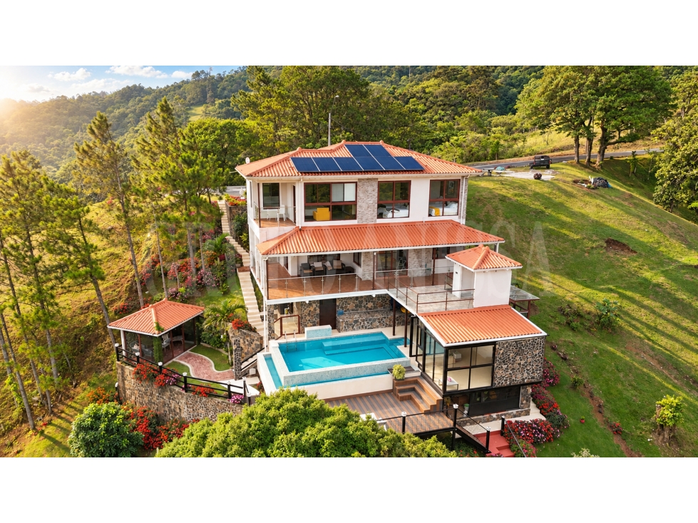 Se Vende Casa con vistas panorámicas y piscina en Altos del María - 2
