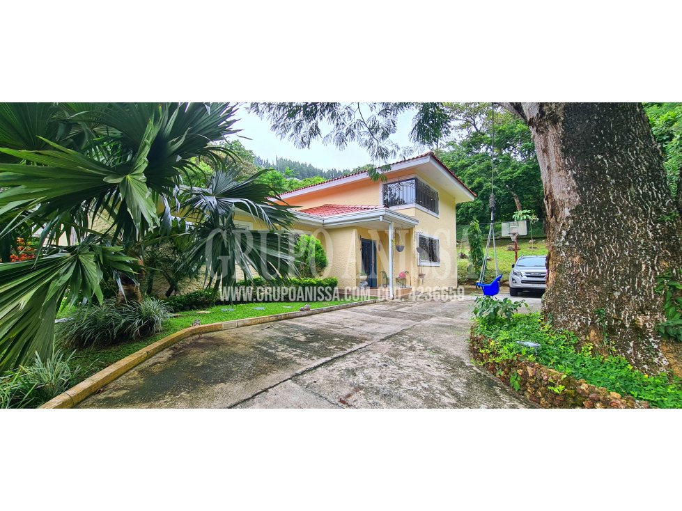 Se Vende Moderna y Acogedora Casa en Altos del Maria