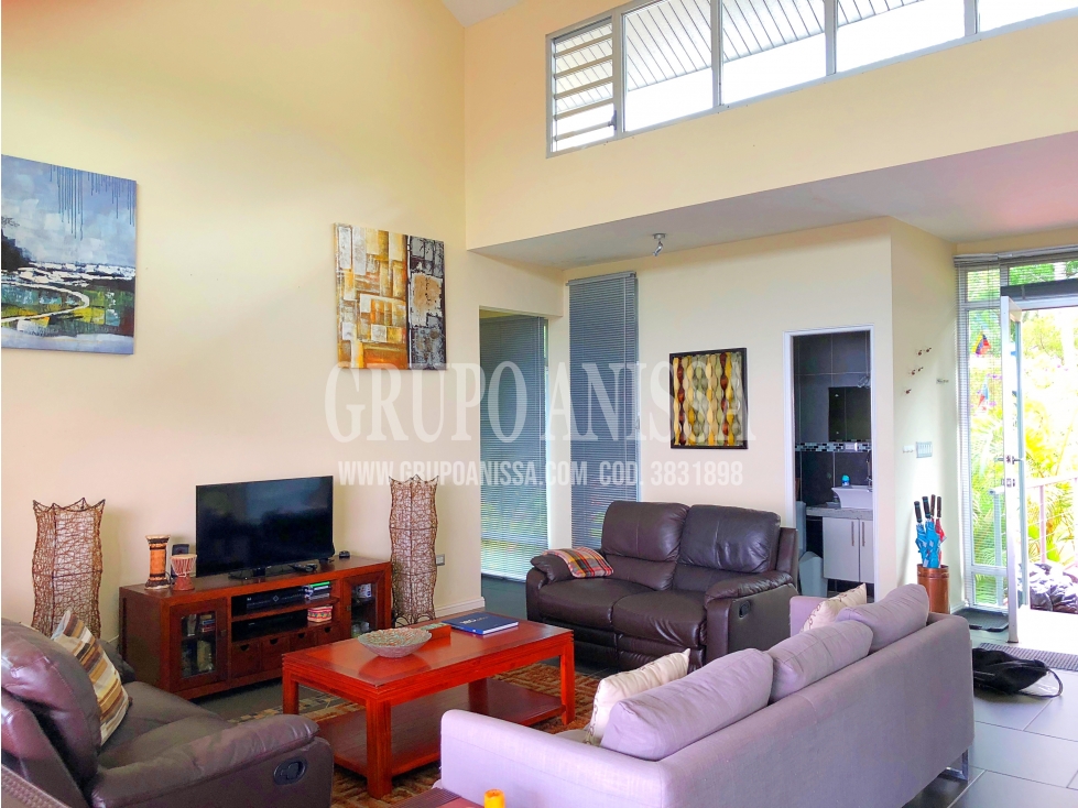 Se Vende Moderna y Amplia Casa en Altos del Maria — foto 4