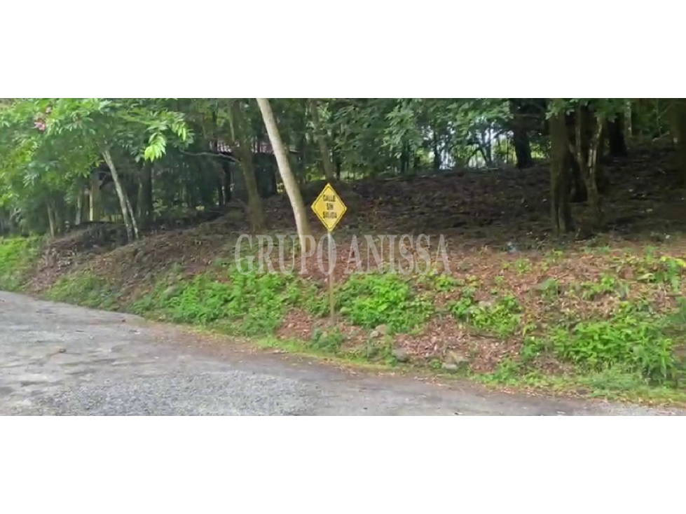 Oportunidad! Se Vende Terreno de Esquina en Altos del Maria — foto 3