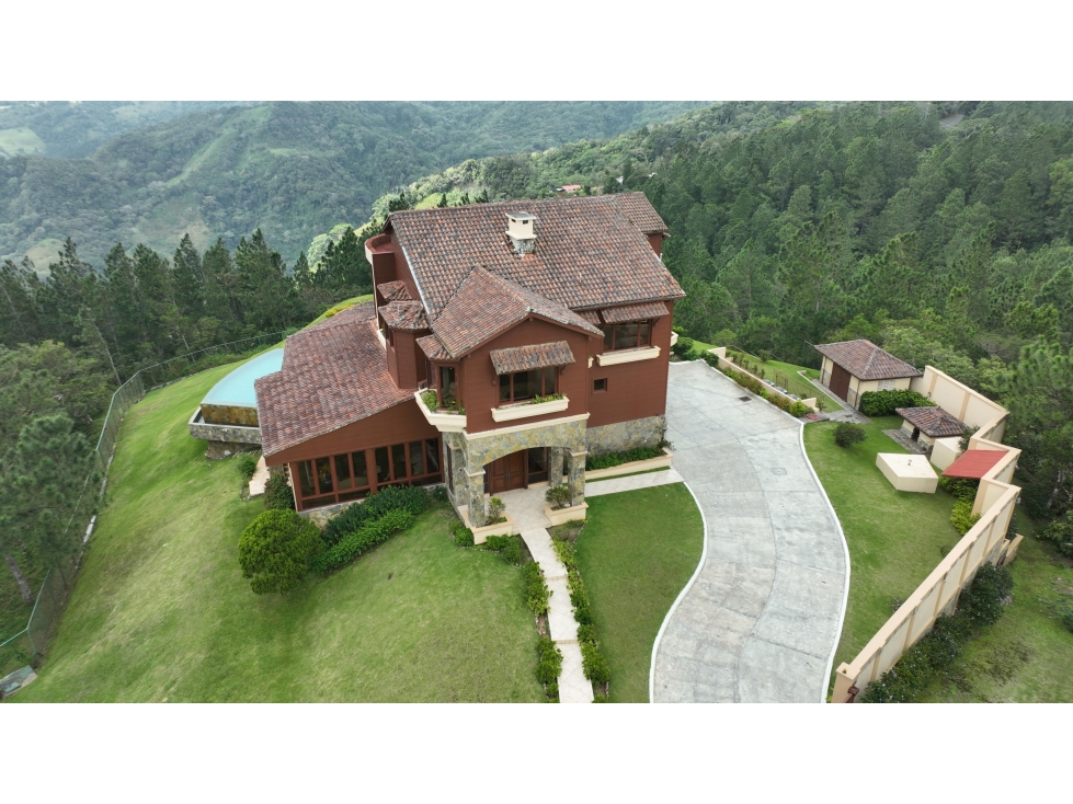 Oportunidad! Se Vende la más Bella Casa de Altos del Maria - 3