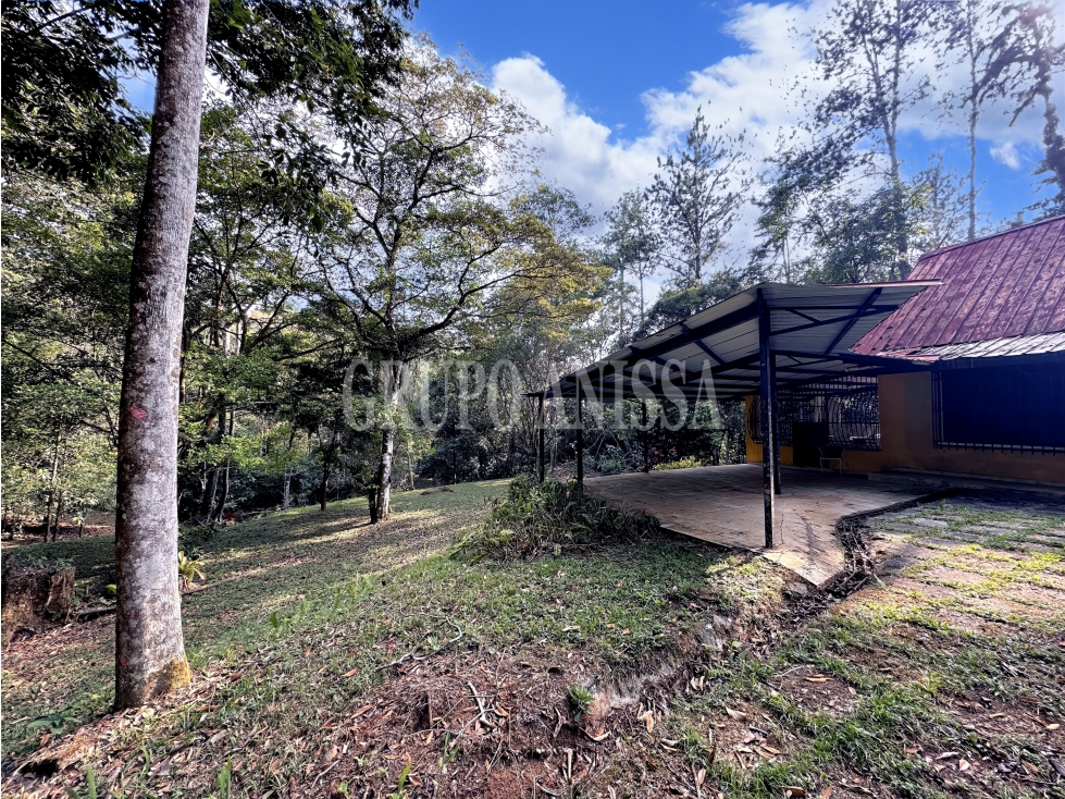 Oportunidad! Se Vende Casa con Amplio lote en Cerro Azul - 4