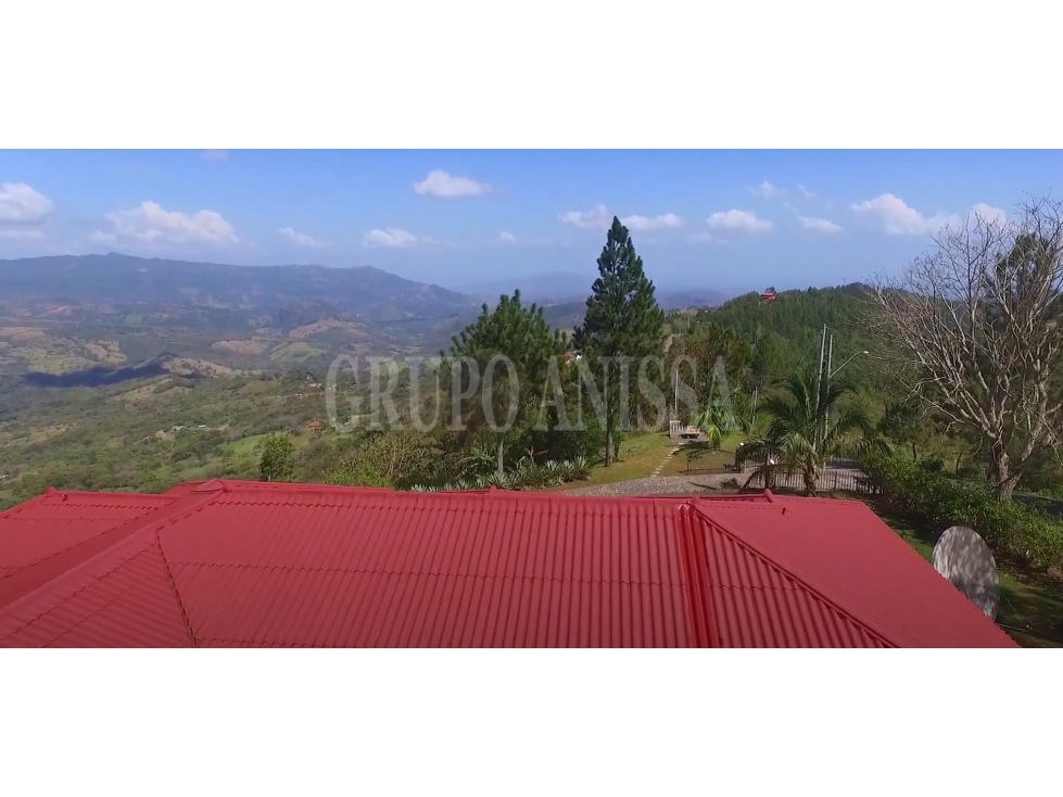 Oportunidad Única! Se Vende Casa Con Vistas Impresionantes en Sora - 4