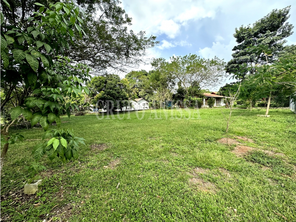 Oportunidad! Se Vende Hermoso Terreno de Esquina en Vía al Valle - 3