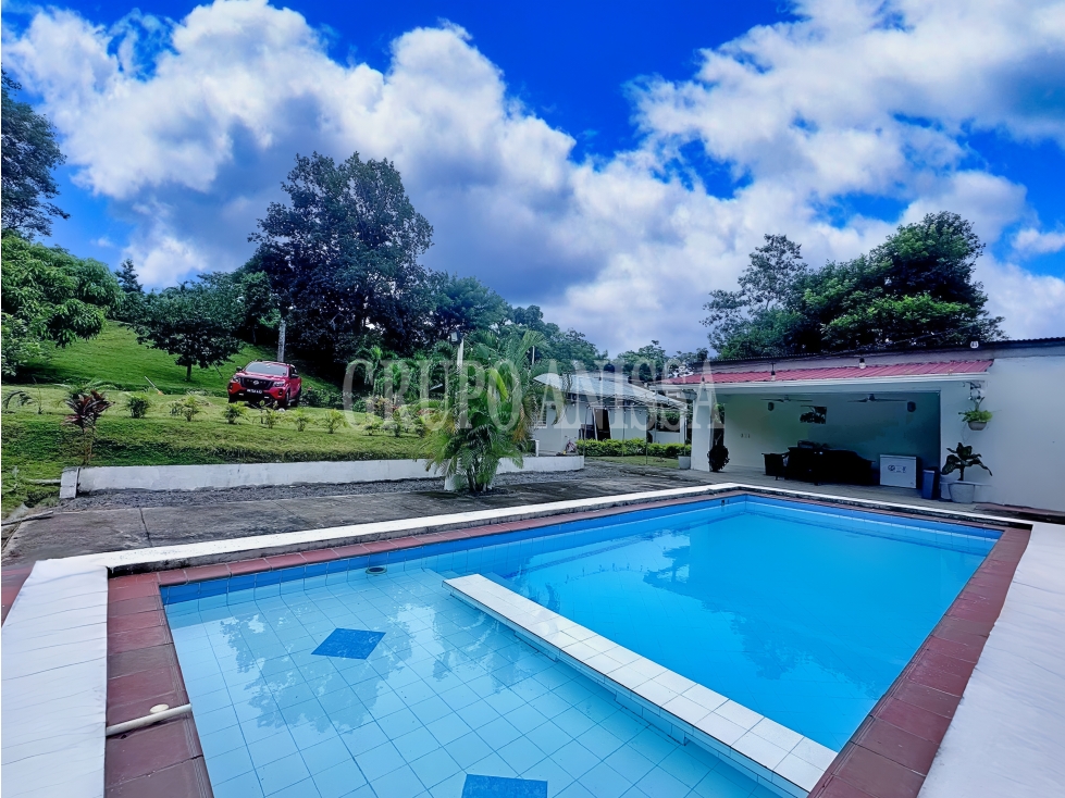 Oportunidad! Se Vende de Hermosa Finca con Casa en Lídice, Capira - 3